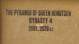 Pyramid of Queens