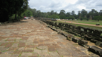 �ۂ̃e���X�̓����