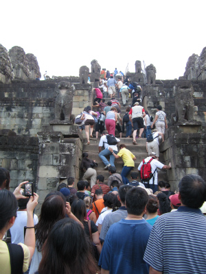 �i�F��ǂ����n�������K���ɓo��񂪌`������Ă���